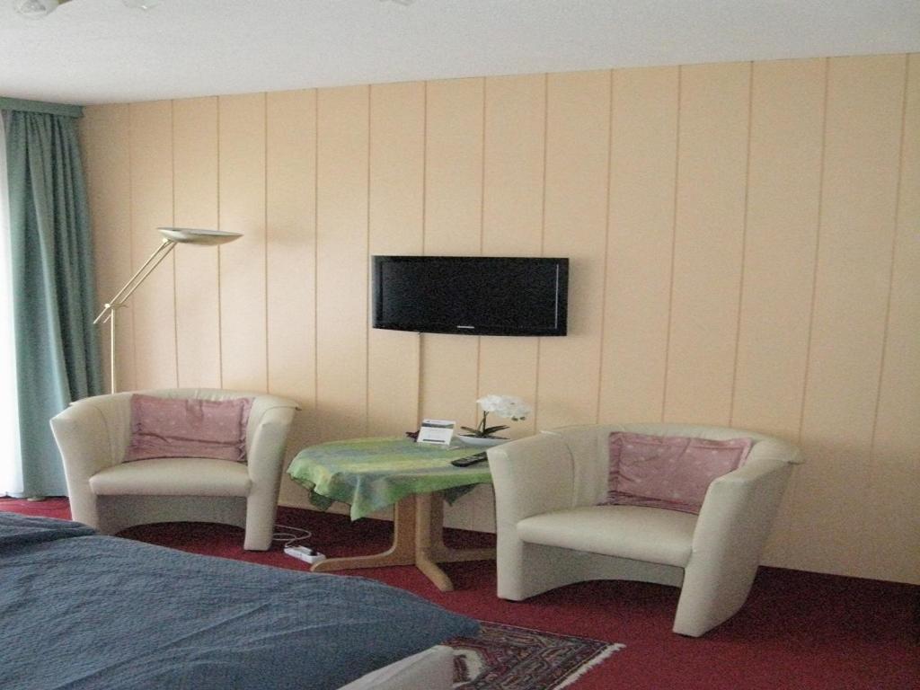 אלטנאו Bio-Hotel Zum Forsthaus מראה חיצוני תמונה